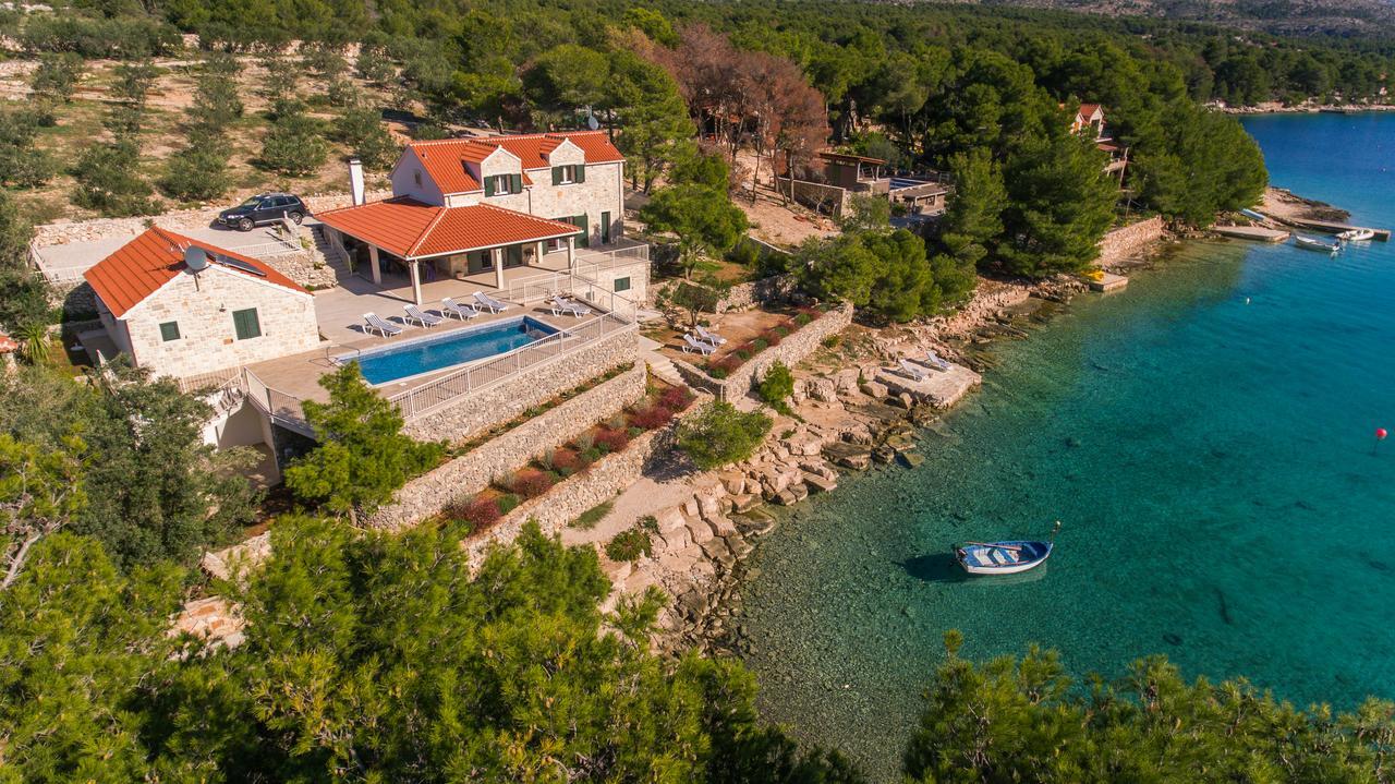 Luxury Villa Kate On Sea With Heated Pool Milna  Exterior foto